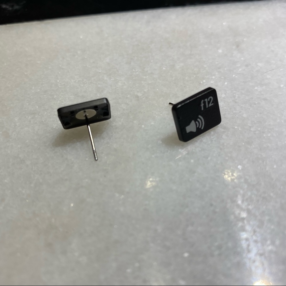 COMPUTER KEY STUDS - Picture 2 of 3